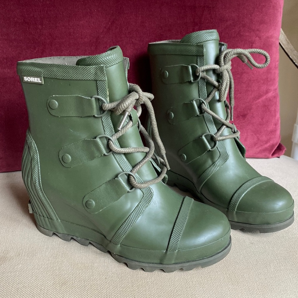 LIKE NEW • Sorel Joan Rain Wedge